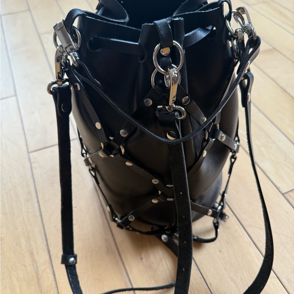 Zana Bayne Large Linked Bucket Bag Backpack - Picture 3 of 6